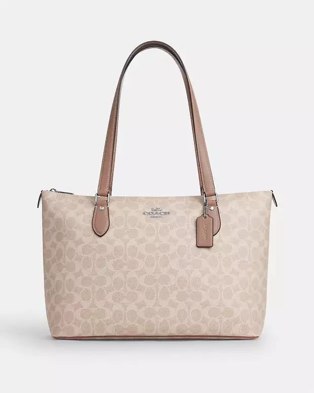 Bolsa de lona recubierta de la firma Coach