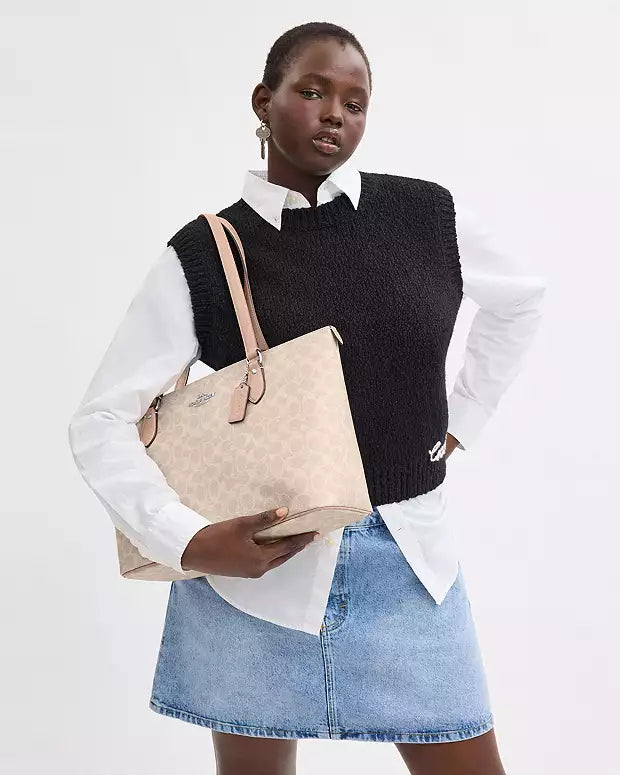 Bolsa de lona recubierta de la firma Coach